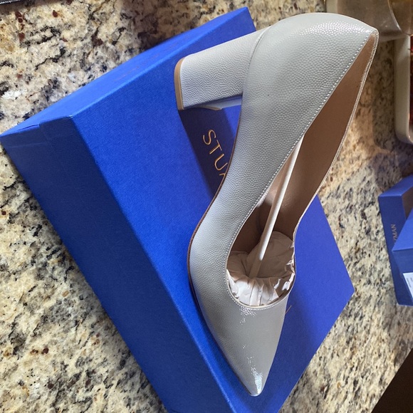 New Stuart Weitzman Laney 75 Stylish Classic Gray patent Pump includesDuster bag - Picture 3 of 3
